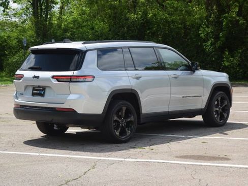 Used 2023 Jeep Grand Cherokee L Laredo AWD/4WD image 28