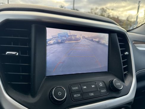 Used 2018 GMC Acadia SLE w/ LPO, Floor Liner Package image 19