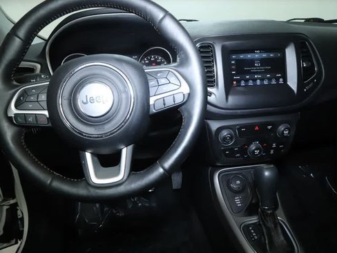 Used 2017 Jeep Compass Latitude w/ Popular Equipment Group AWD/4WD image 30