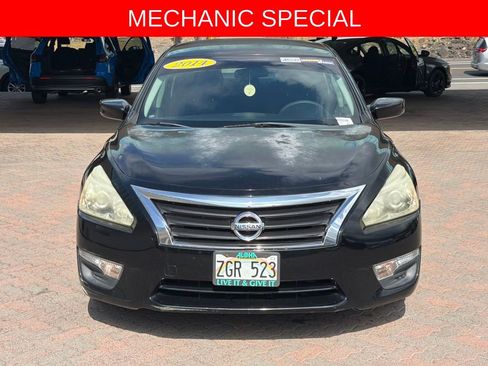 Used 2014 Nissan Altima 2.5 S w/ Display Audio Package image 2