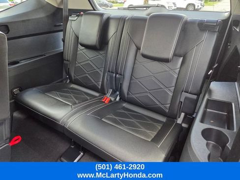 Used 2025 Volkswagen Atlas SE FWD image 11