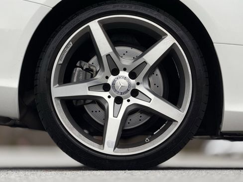 Used 2017 Mercedes-Benz SL 550 image 19