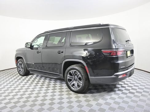 Used 2022 Jeep Wagoneer Series III image 4