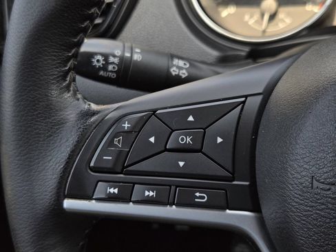 Certified 2022 Nissan Rogue Sport SV FWD image 25
