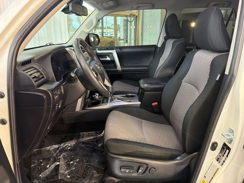 Used 2021 Toyota 4Runner SR5 AWD/4WD image 5
