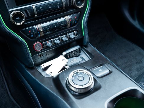 Used 2020 Ford Mustang Shelby GT500 w/ Technology Package RWD image 13
