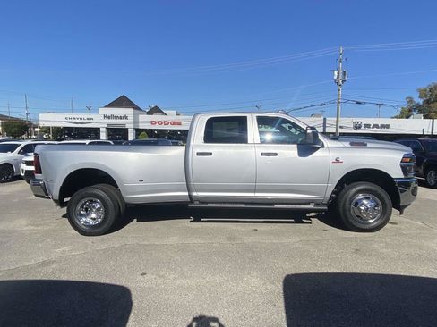 New 2026 RAM 3500 Tradesman AWD/4WD image 2
