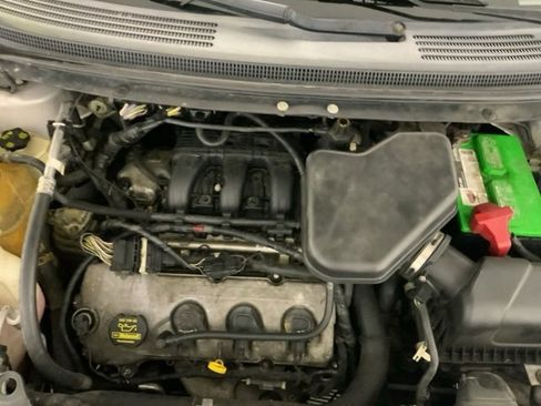 Used 2010 Ford Edge SE image 31