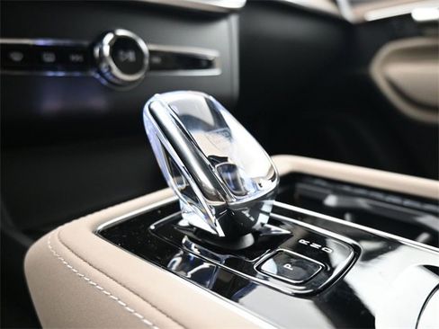 New 2026 Volvo XC90 B6 Plus w/ Protection Package Premier image 12