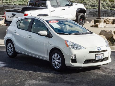 Used 2014 Toyota Prius C Two image 3