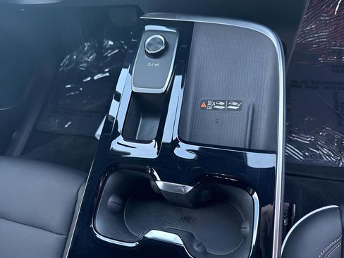 Used 2025 Buick Enclave Preferred image 18