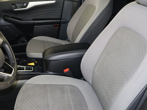 Used 2022 Ford Escape SE w/ SE Sport Appearance Package image 35