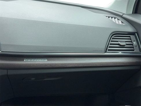 Used 2022 Audi Q5 2.0T Premium w/ Convenience Package image 20