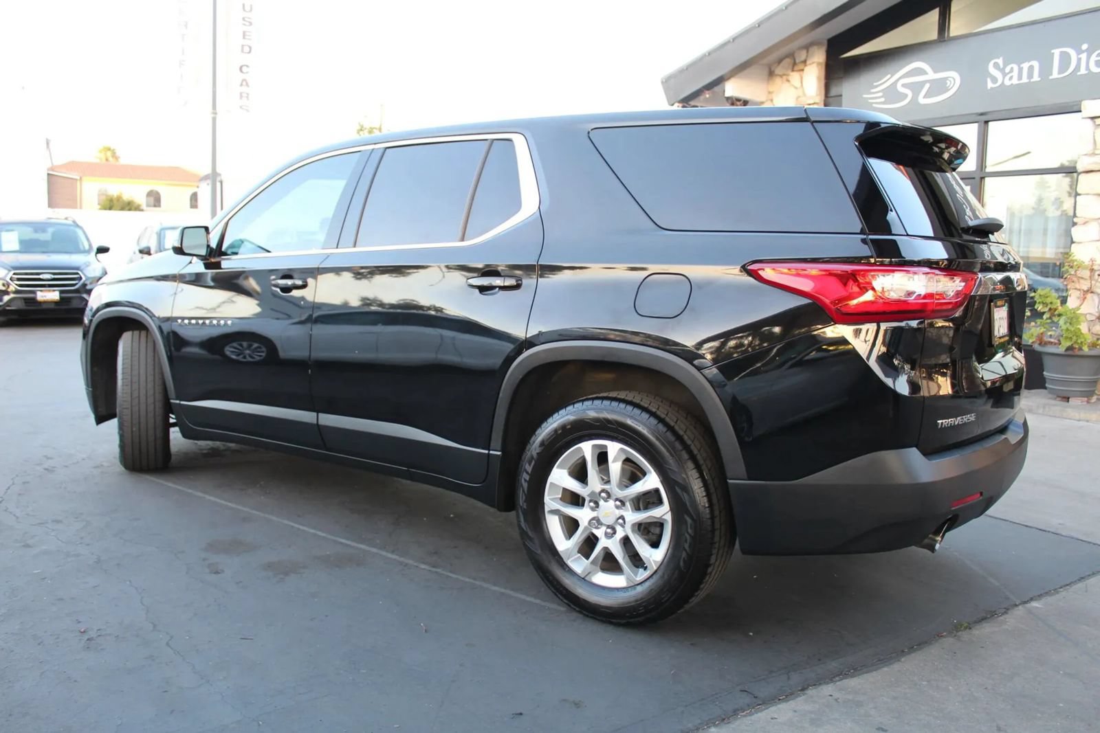 Used 2018 Chevrolet Traverse LS FWD image 3