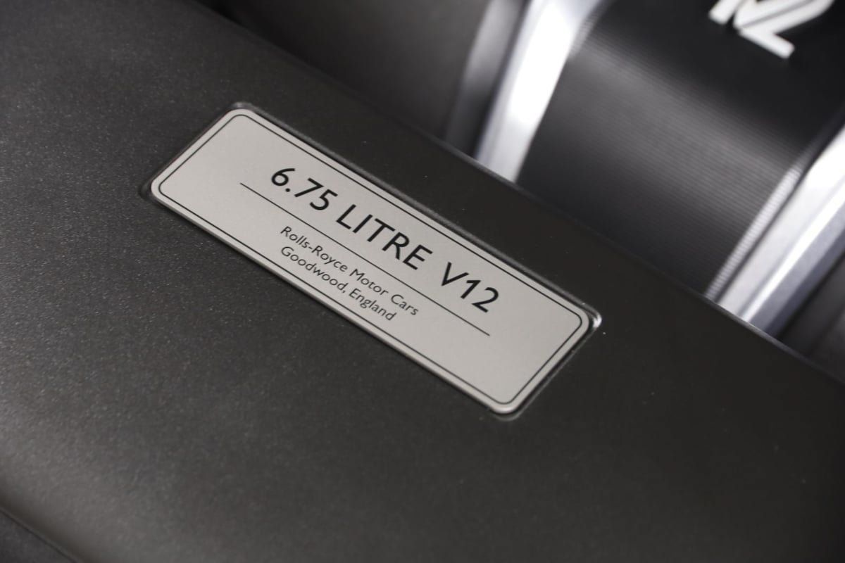 Used 2024 Rolls-Royce Cullinan Black Badge AWD/4WD image 33