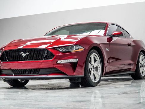 Used 2018 Ford Mustang GT Premium w/ Carbon Sport Interior Package RWD image 10