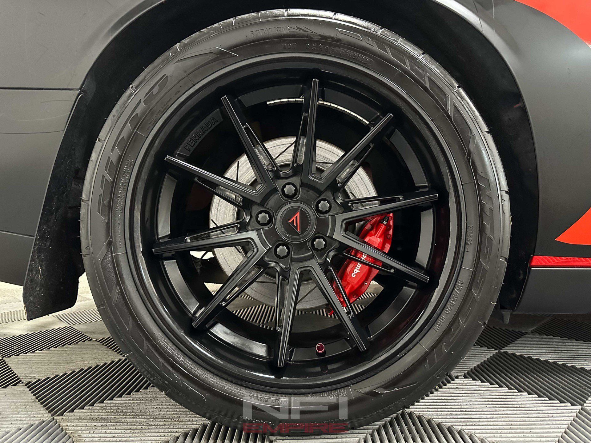 Used 2016 Dodge Challenger SRT Hellcat RWD image 18