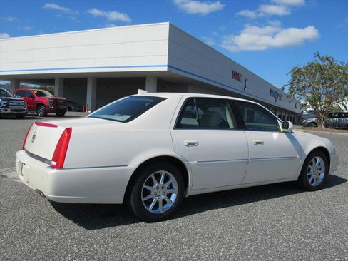 Used 2010 Cadillac DTS Luxury image 6