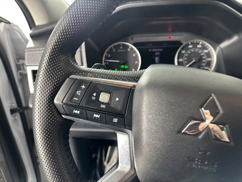 Used 2023 Mitsubishi Outlander SE AWD/4WD image 26