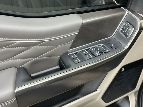 Used 2026 Ford F450 Platinum w/ Platinum Plus Package image 34