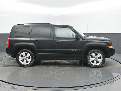 Used 2016 Jeep Patriot Latitude w/ Sun/Sound Group image 6