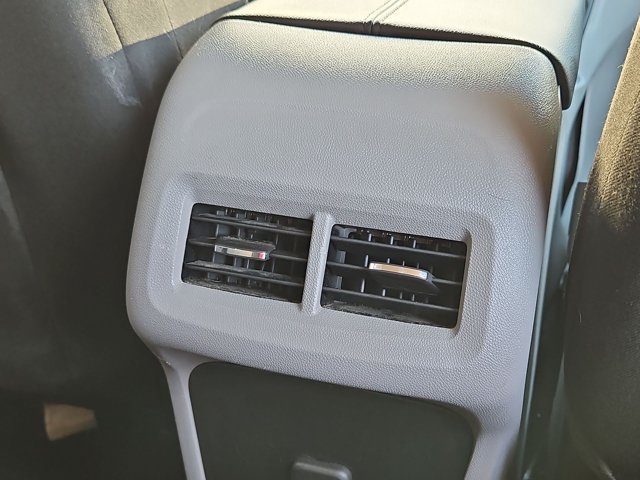 Used 2018 GMC Terrain SLE AWD/4WD image 23