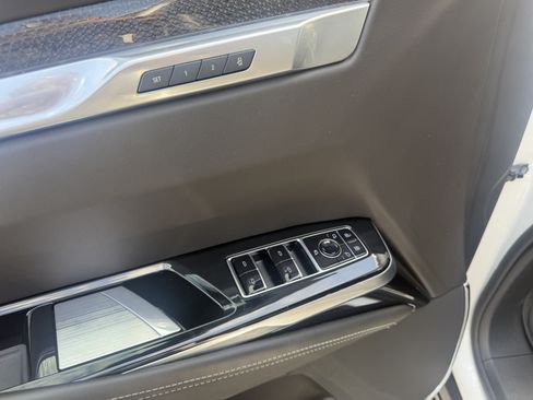 Used 2025 Cadillac Escalade V AWD/4WD image 17