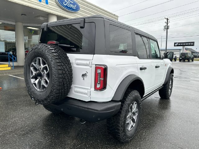 Used 2025 Ford Bronco Badlands AWD/4WD image 3