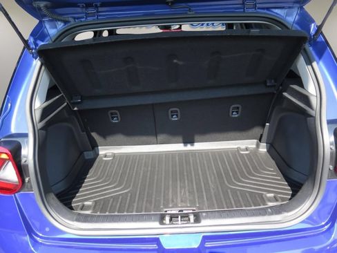 Used 2025 Hyundai Venue SE FWD image 24