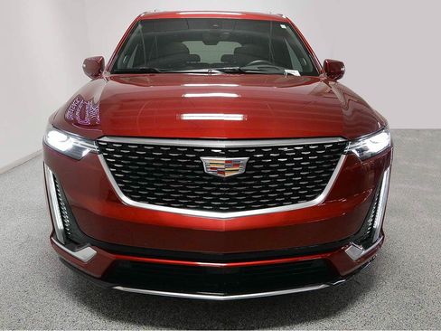 Used 2024 Cadillac XT6 Premium Luxury w/ Technology Package FWD image 2