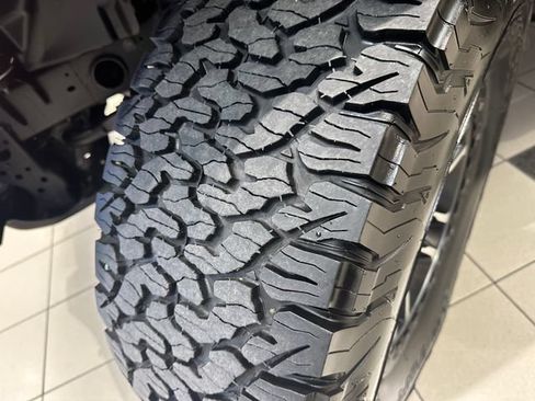 Used 2024 Jeep Wrangler Unlimited Rubicon AWD/4WD image 28