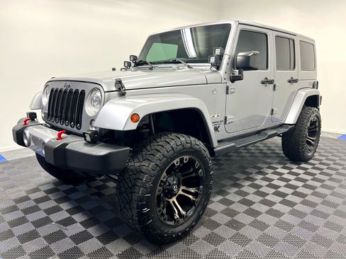 Used 2017 Jeep Wrangler Unlimited Sahara w/ Connectivity Group image 3