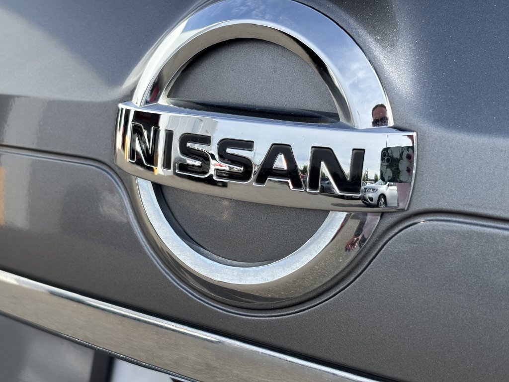 Used 2016 Nissan Rogue SL AWD/4WD image 10