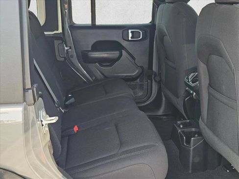 Used 2022 Jeep Wrangler Unlimited Sport AWD/4WD image 19