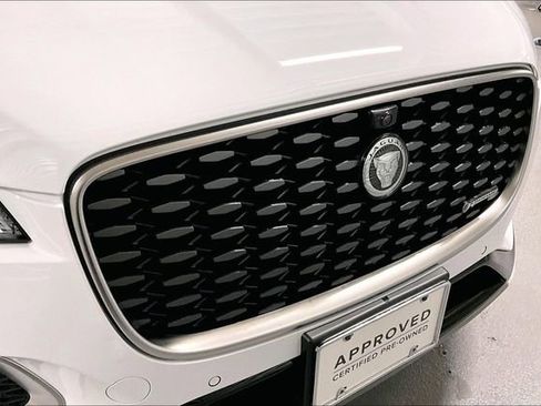 Certified 2025 Jaguar F-PACE R-Dynamic S image 31