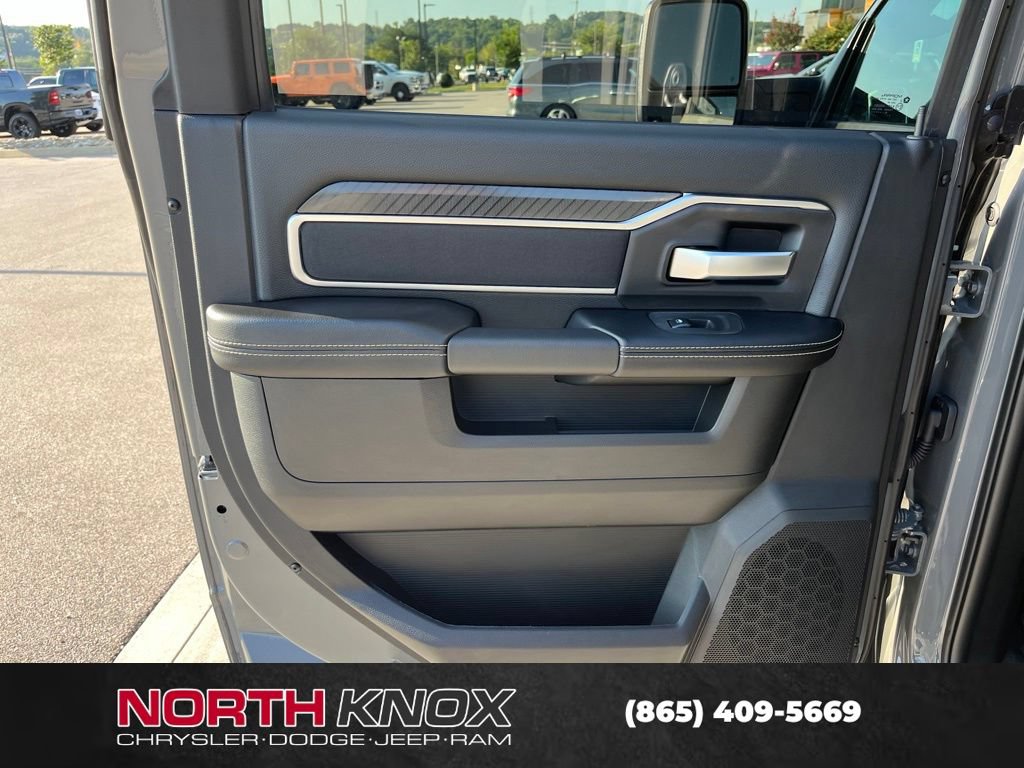 New 2027 RAM 3500 Big Horn AWD/4WD image 17