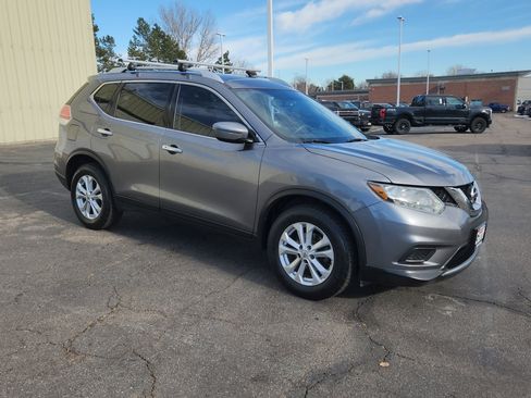 Used 2016 Nissan Rogue SV image 19