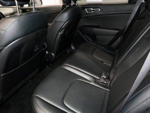 Used 2025 Kia Sportage EX w/ Premium Package FWD image 21