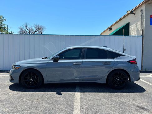 Used 2023 Honda Civic Sport image 2