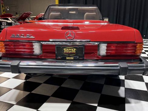 Used 1987 Mercedes-Benz 560 SL image 16
