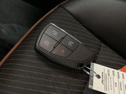 Used 2023 GMC Canyon AT4 image 28