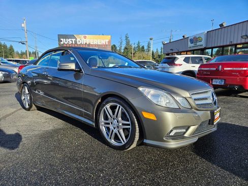Used 2011 Mercedes-Benz E 550 Cabriolet image 3