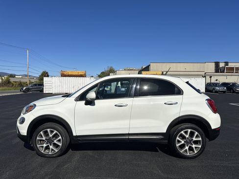 Used 2017 FIAT 500X Trekking w/ Cold Weather Package image 9