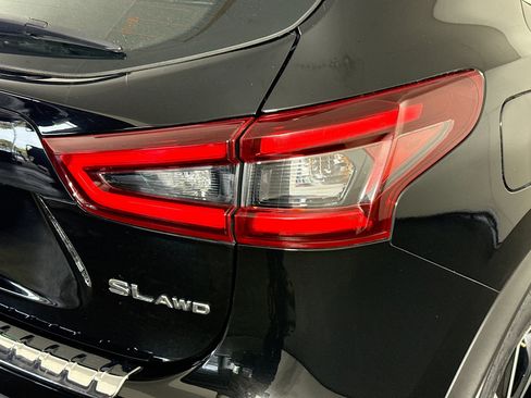 Used 2022 Nissan Rogue Sport SL w/ Premium Package image 34