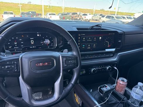 Used 2023 GMC Sierra 1500 SLT image 17