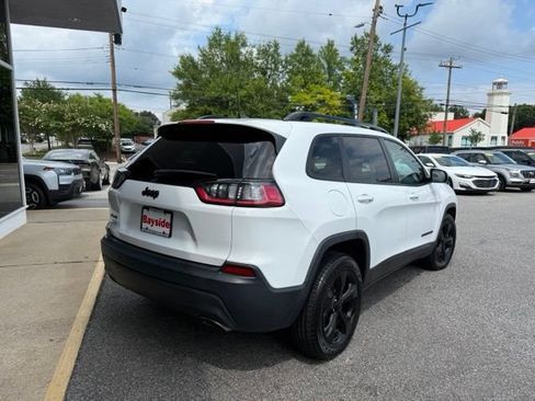 Used 2019 Jeep Cherokee Latitude Plus AWD/4WD image 23