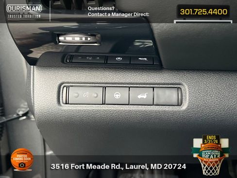 Used 2025 Nissan Pathfinder SV w/ SV Premium Package image 29