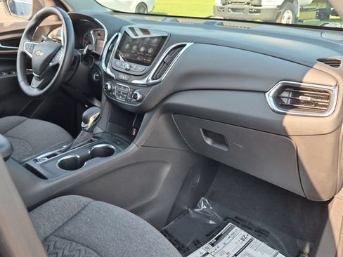 Used 2024 Chevrolet Equinox LT FWD image 35