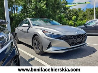 Used 2022 Hyundai Elantra SEL w/ Preferred Accessory Package image 1