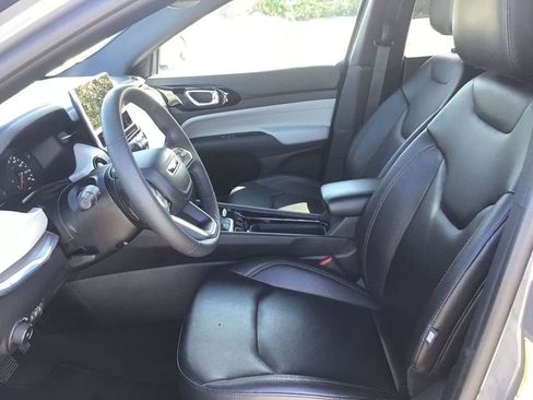 Certified 2024 Jeep Compass Limited image 12